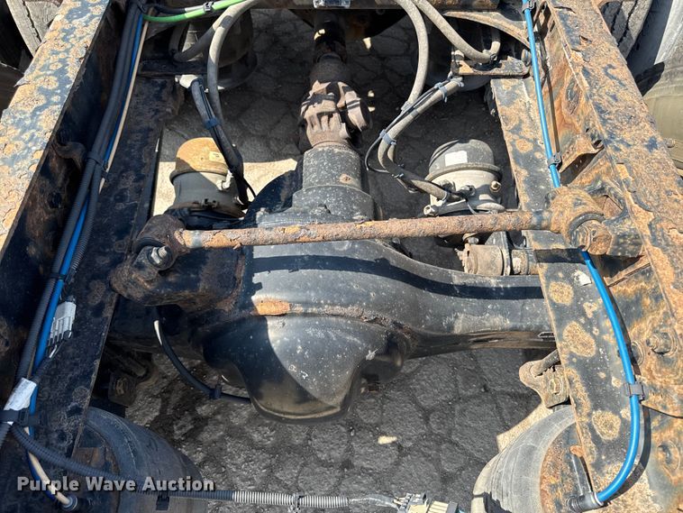 image for item YA2387 2017 Freightliner Cascadia 125 semi truck