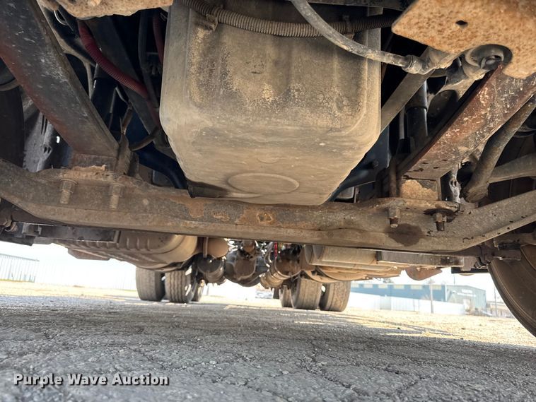 image for item YA2387 2017 Freightliner Cascadia 125 semi truck