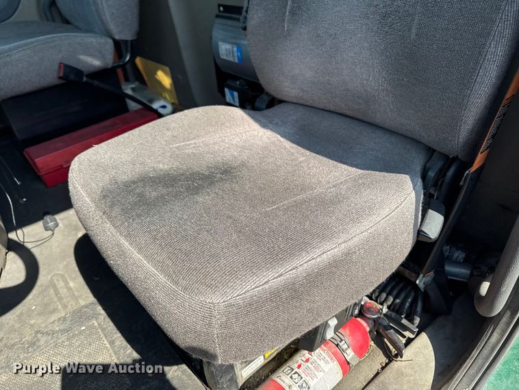 image for item YA2387 2017 Freightliner Cascadia 125 semi truck