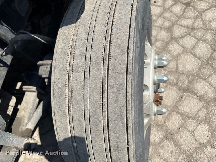 image for item YA2387 2017 Freightliner Cascadia 125 semi truck