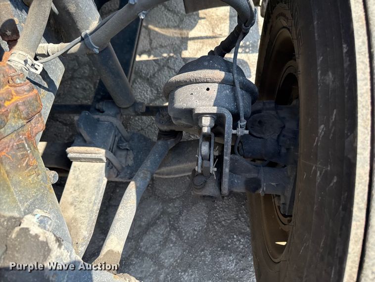 image for item YA2387 2017 Freightliner Cascadia 125 semi truck