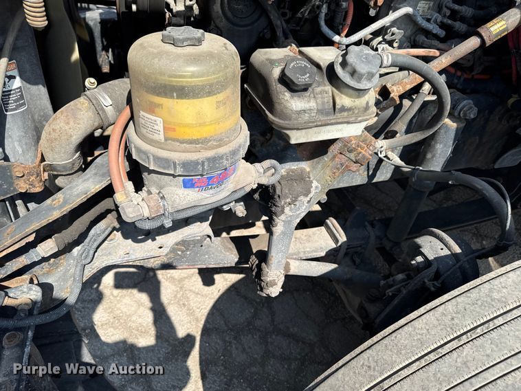 image for item YA2387 2017 Freightliner Cascadia 125 semi truck