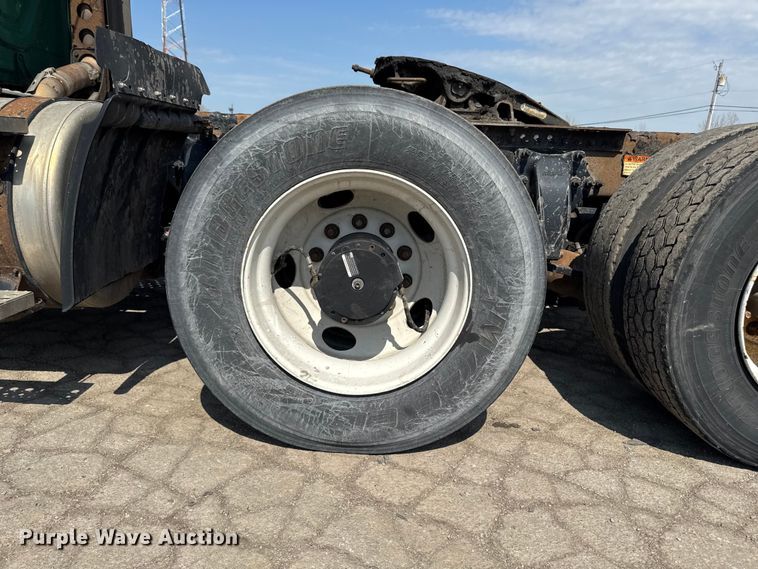 image for item YA2387 2017 Freightliner Cascadia 125 semi truck