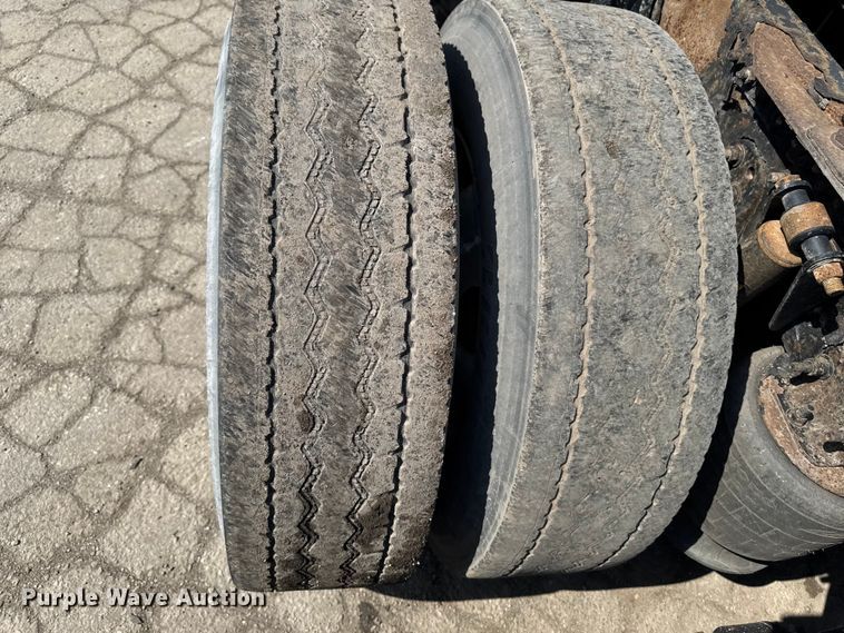 image for item YA2387 2017 Freightliner Cascadia 125 semi truck