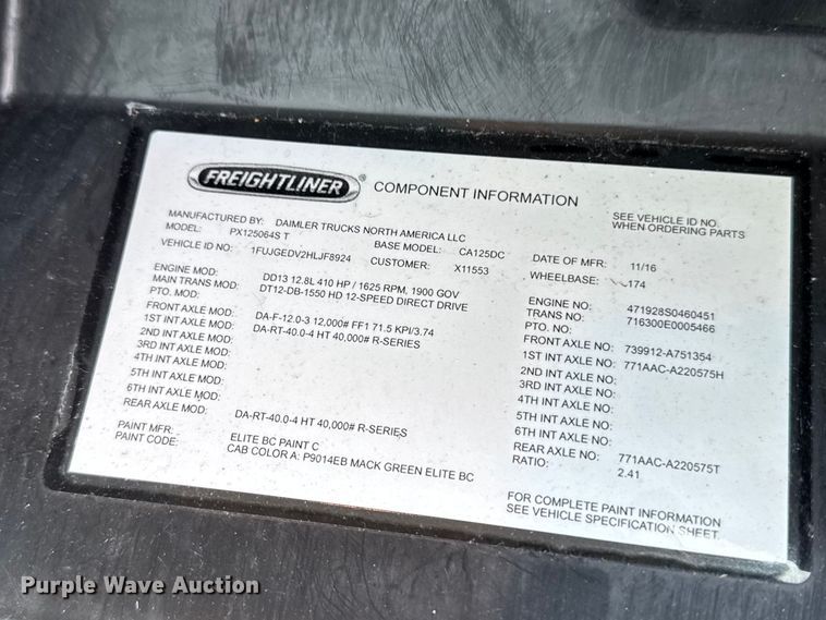 image for item YA2387 2017 Freightliner Cascadia 125 semi truck