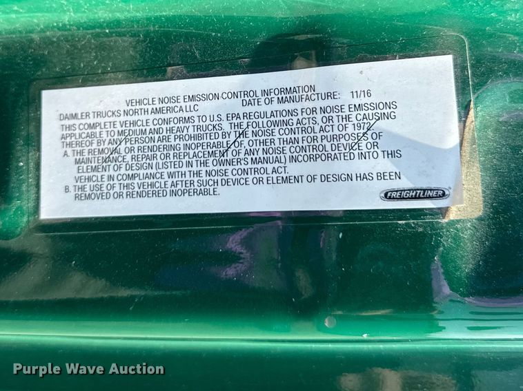 image for item YA2387 2017 Freightliner Cascadia 125 semi truck