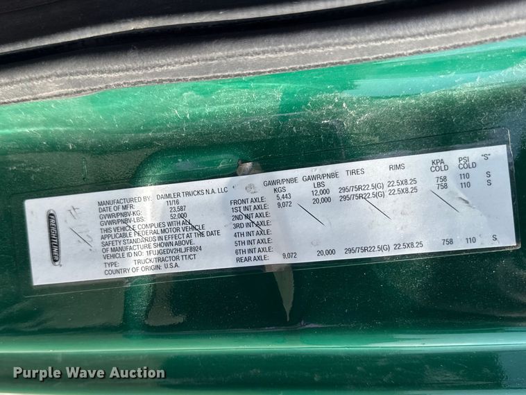 image for item YA2387 2017 Freightliner Cascadia 125 semi truck