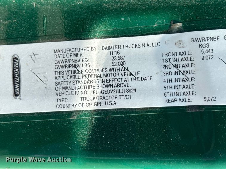 image for item YA2387 2017 Freightliner Cascadia 125 semi truck