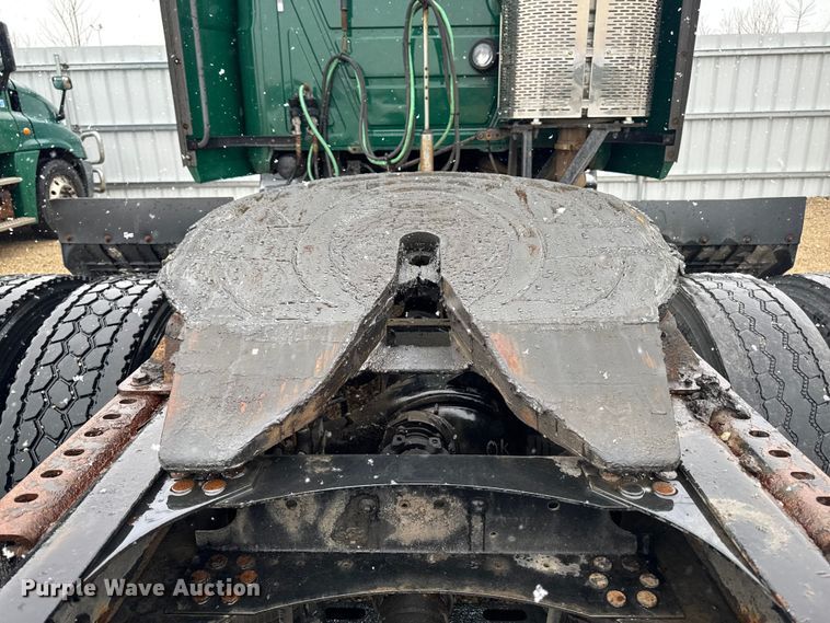 image for item YA2391 2016 Mack CXU613 semi truck