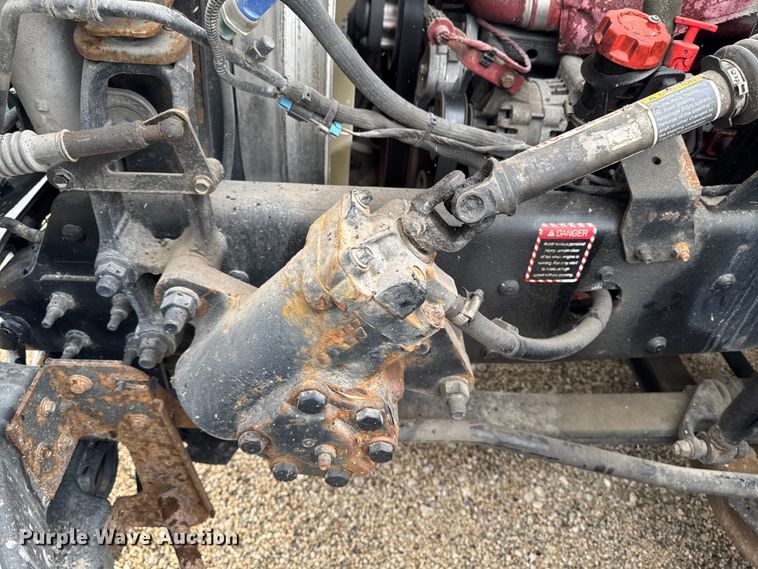 image for item YA2391 2016 Mack CXU613 semi truck