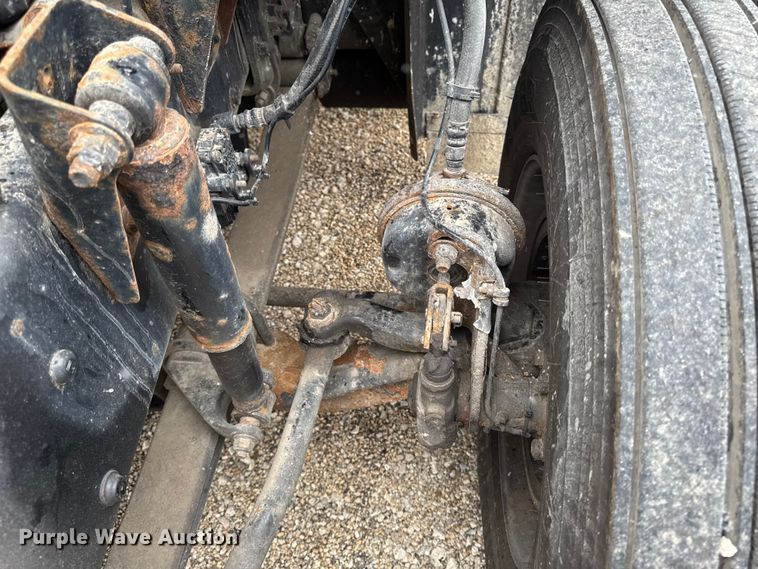 image for item YA2391 2016 Mack CXU613 semi truck