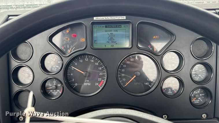 image for item YA2391 2016 Mack CXU613 semi truck