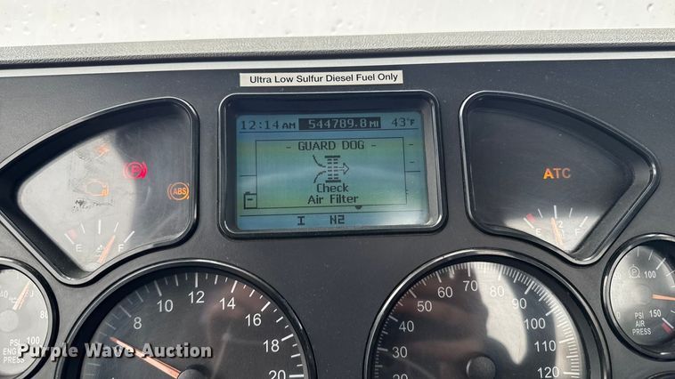 image for item YA2391 2016 Mack CXU613 semi truck