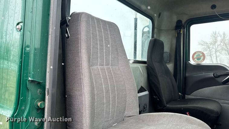 image for item YA2391 2016 Mack CXU613 semi truck