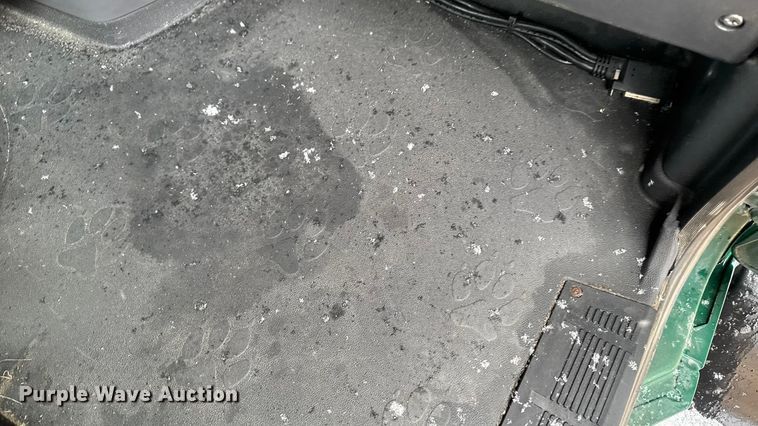 image for item YA2391 2016 Mack CXU613 semi truck