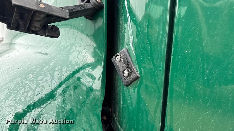 image for item YA2391 2016 Mack CXU613 semi truck