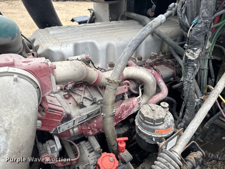 image for item YA2391 2016 Mack CXU613 semi truck