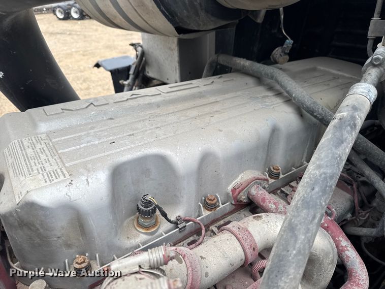 image for item YA2391 2016 Mack CXU613 semi truck