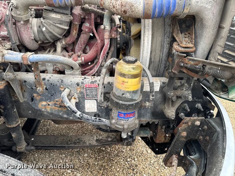 image for item YA2391 2016 Mack CXU613 semi truck