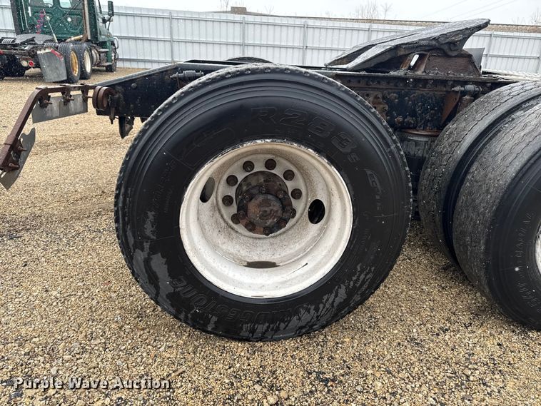 image for item YA2391 2016 Mack CXU613 semi truck