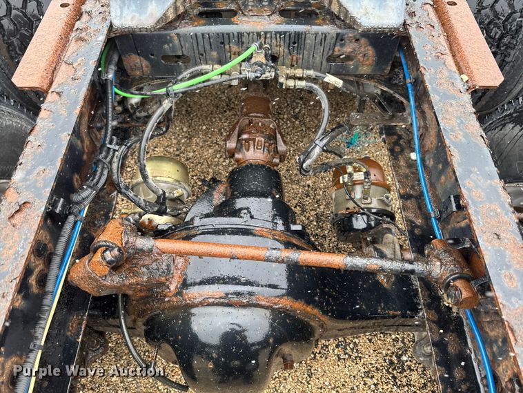 image for item YA2392 2017 Freightliner Cascadia 125 semi truck