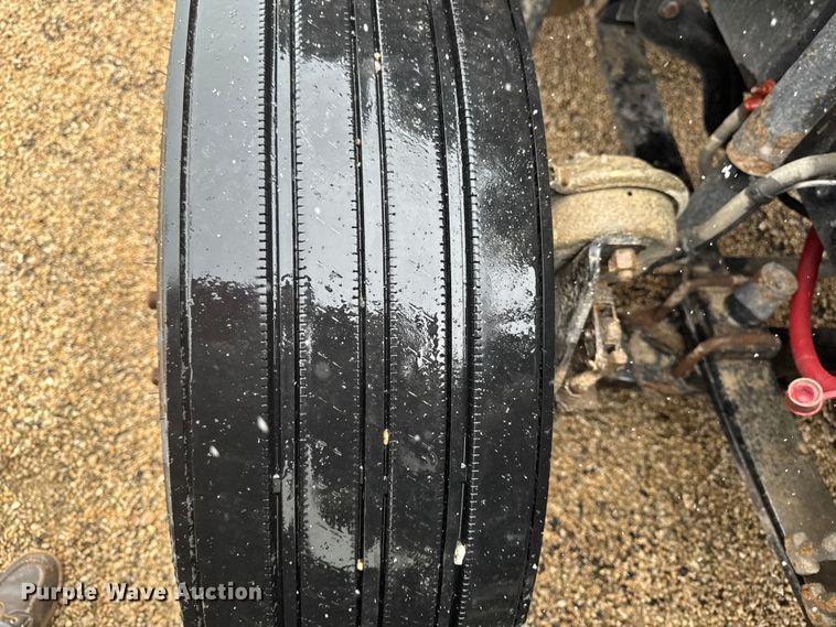 image for item YA2392 2017 Freightliner Cascadia 125 semi truck