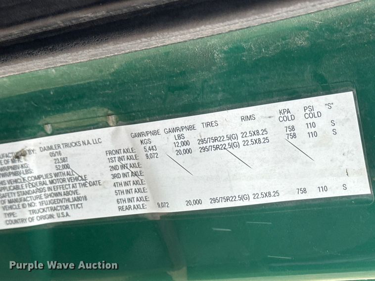 image for item YA2392 2017 Freightliner Cascadia 125 semi truck