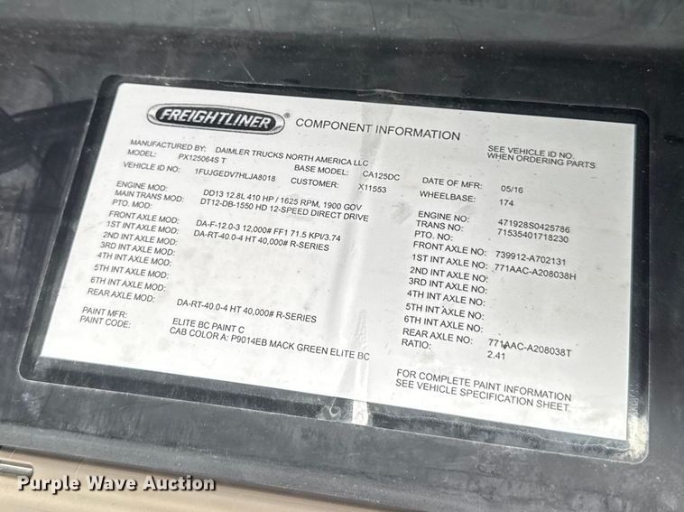 image for item YA2392 2017 Freightliner Cascadia 125 semi truck