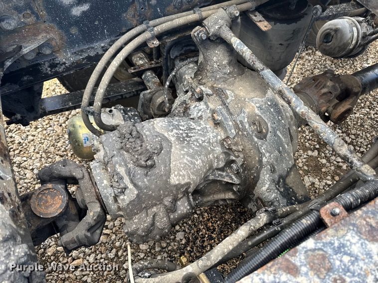 image for item YA2393 2017 Freightliner Cascadia 125 semi truck