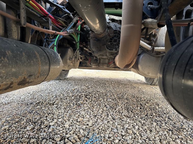 image for item YA2393 2017 Freightliner Cascadia 125 semi truck