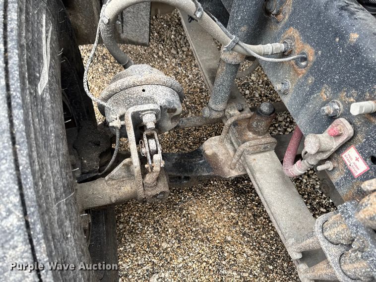 image for item YA2393 2017 Freightliner Cascadia 125 semi truck