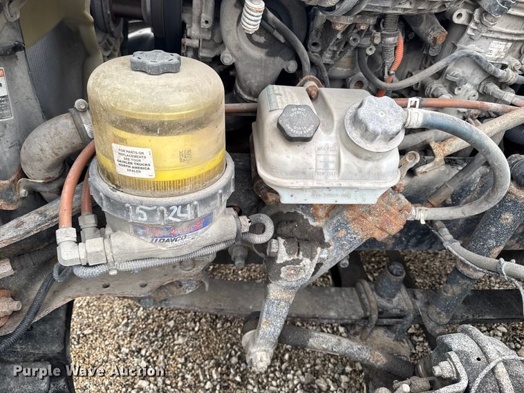 image for item YA2393 2017 Freightliner Cascadia 125 semi truck