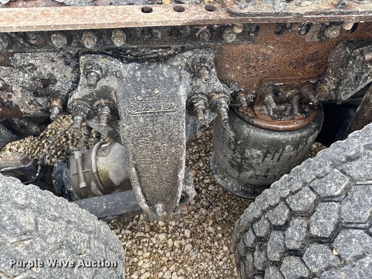 image for item YA2393 2017 Freightliner Cascadia 125 semi truck