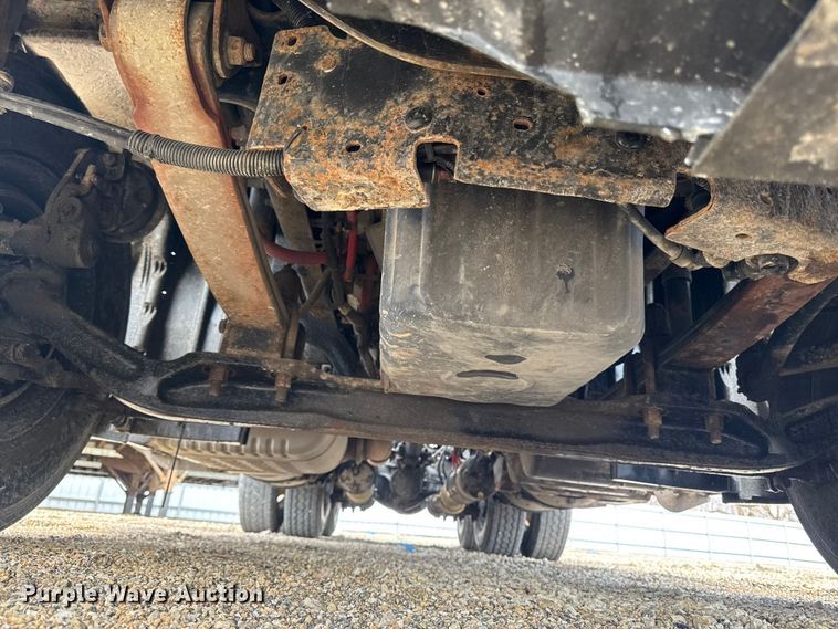 image for item YA2393 2017 Freightliner Cascadia 125 semi truck