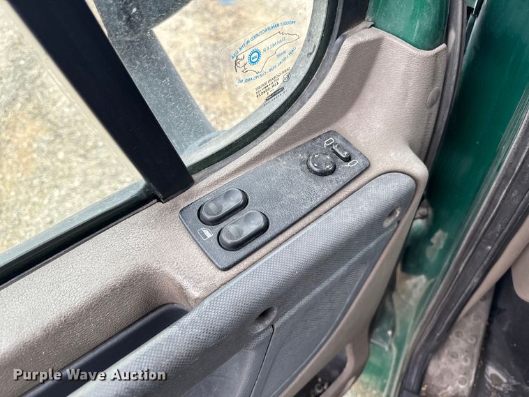 image for item YA2393 2017 Freightliner Cascadia 125 semi truck