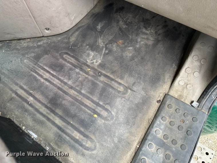 image for item YA2393 2017 Freightliner Cascadia 125 semi truck