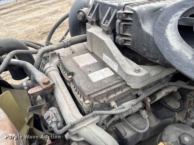 image for item YA2393 2017 Freightliner Cascadia 125 semi truck