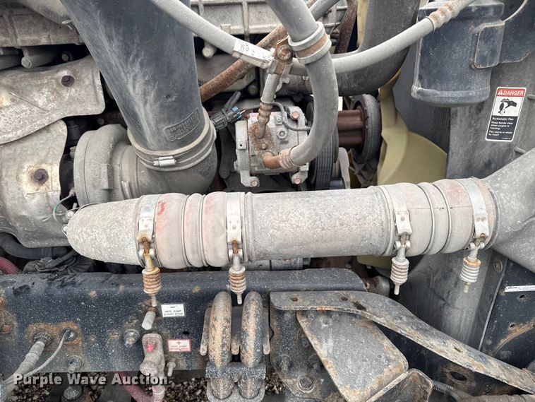 image for item YA2393 2017 Freightliner Cascadia 125 semi truck