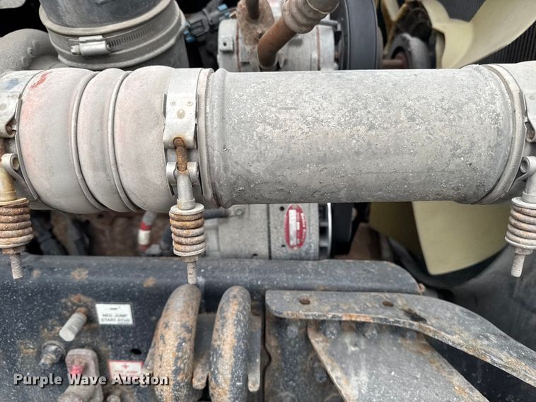 image for item YA2393 2017 Freightliner Cascadia 125 semi truck