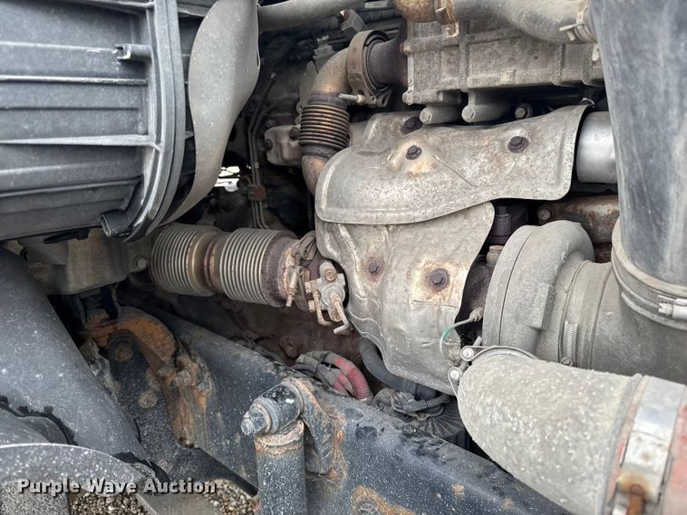 image for item YA2393 2017 Freightliner Cascadia 125 semi truck