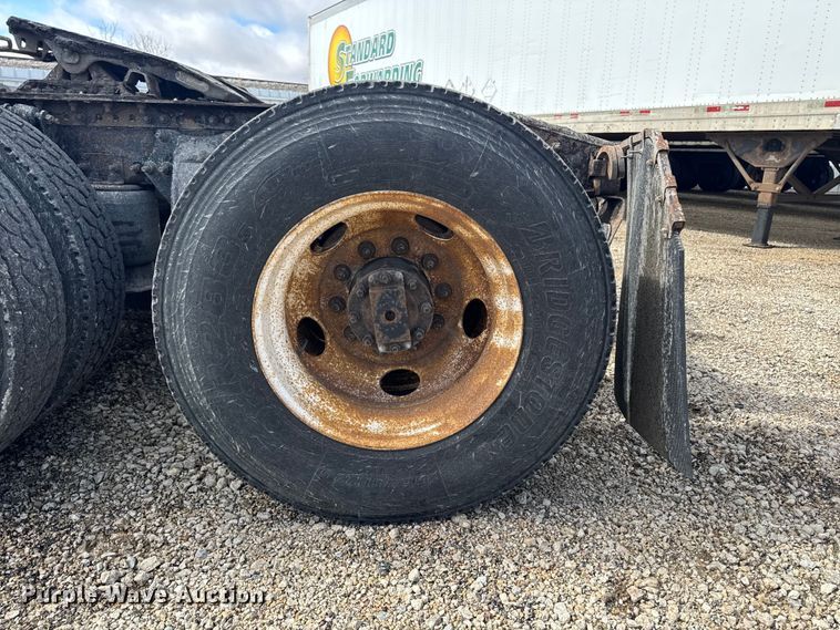 image for item YA2393 2017 Freightliner Cascadia 125 semi truck