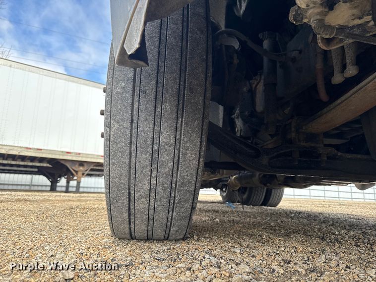 image for item YA2393 2017 Freightliner Cascadia 125 semi truck