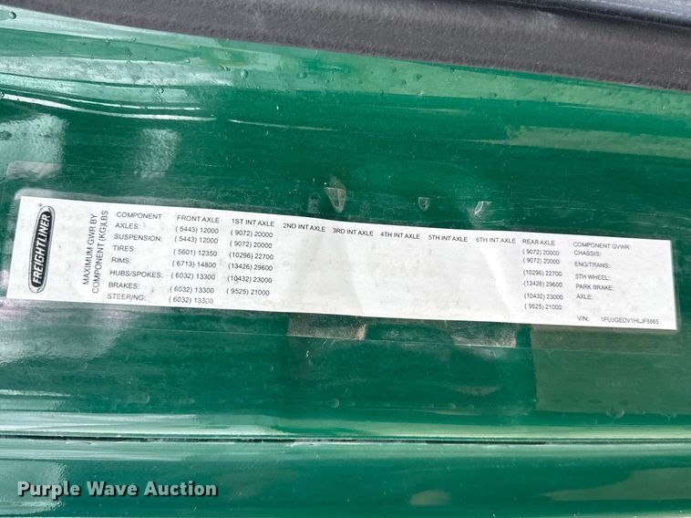 image for item YA2393 2017 Freightliner Cascadia 125 semi truck