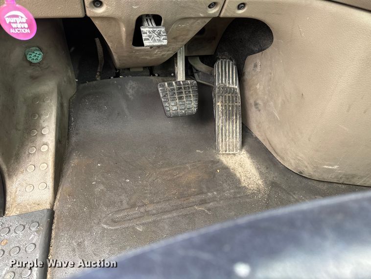 image for item YA2394 2017 Freightliner Cascadia 125 semi truck