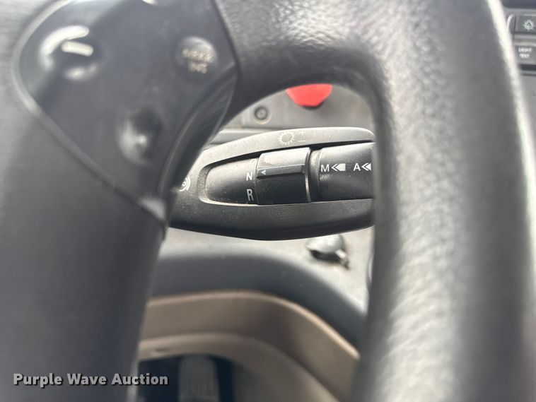 image for item YA2394 2017 Freightliner Cascadia 125 semi truck