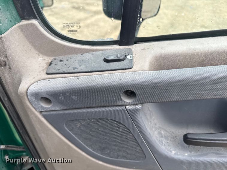 image for item YA2394 2017 Freightliner Cascadia 125 semi truck