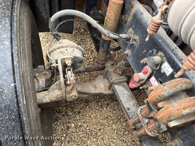 image for item YA2394 2017 Freightliner Cascadia 125 semi truck