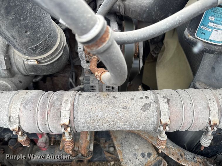 image for item YA2394 2017 Freightliner Cascadia 125 semi truck