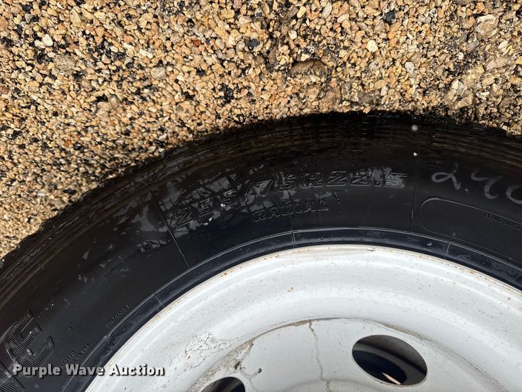 image for item YA2394 2017 Freightliner Cascadia 125 semi truck