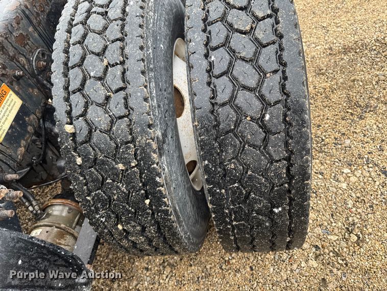 image for item YA2394 2017 Freightliner Cascadia 125 semi truck